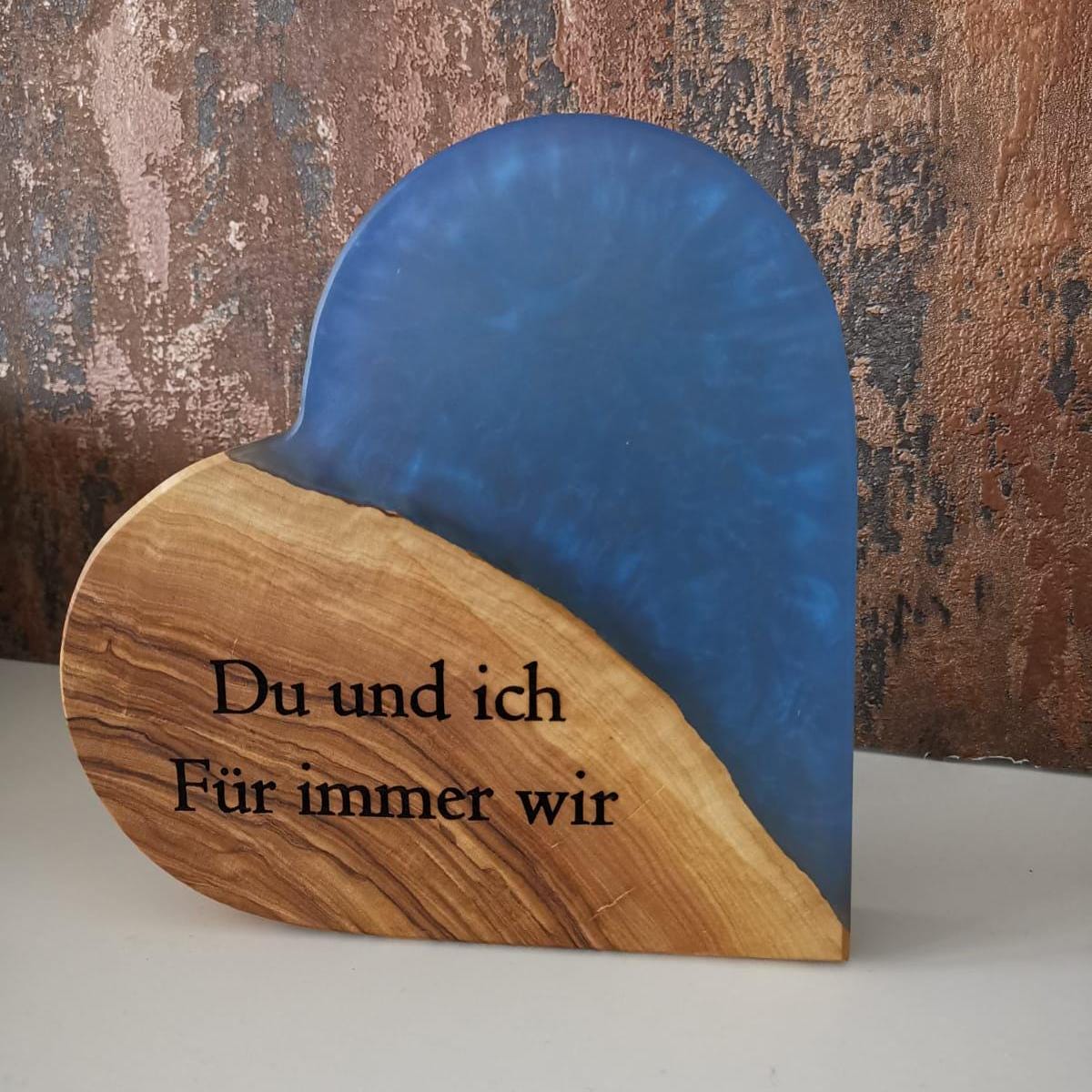 Herz aus Holz und Epoxid ca. 19cm