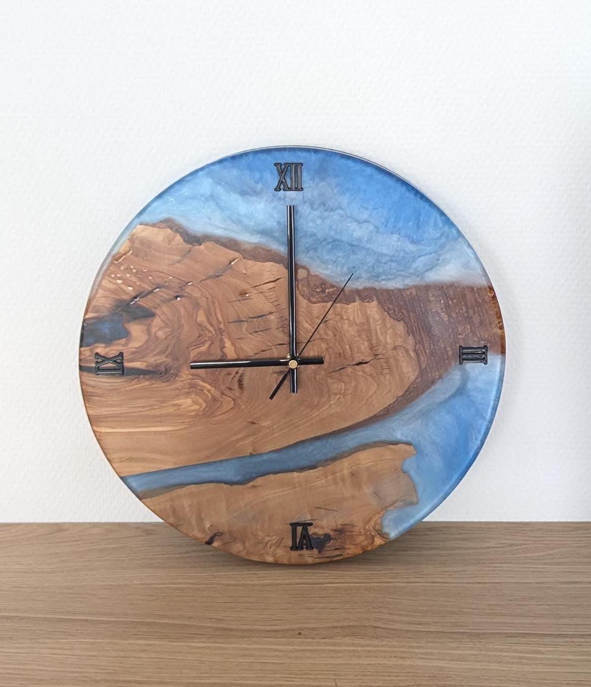 Handgefertigte XXL Epoxidwanduhr