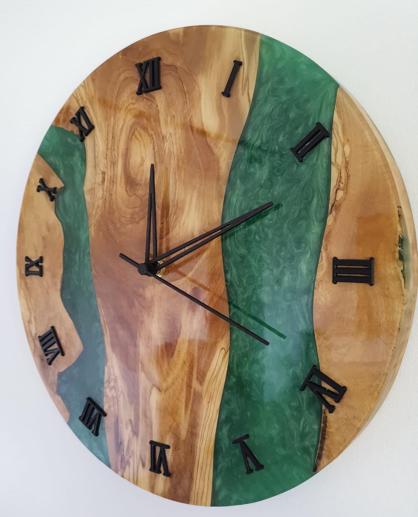 Handgefertigte XXL Epoxidwanduhr