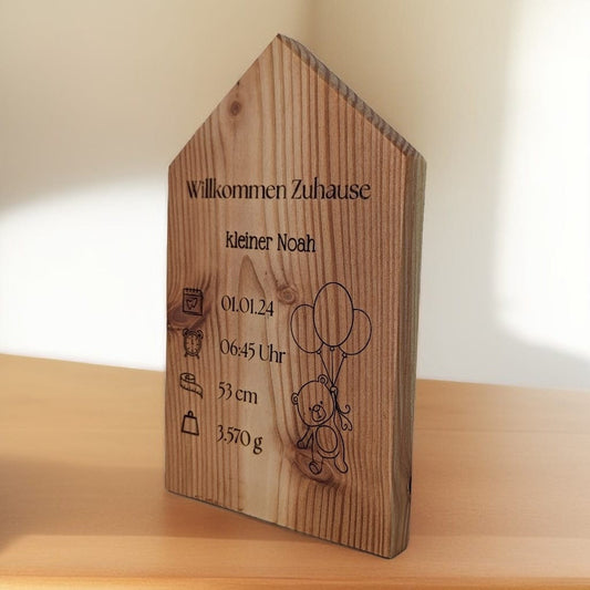 Handgefertigte Holz-Deko zur Geburt: Personalisierbar mit Babydaten