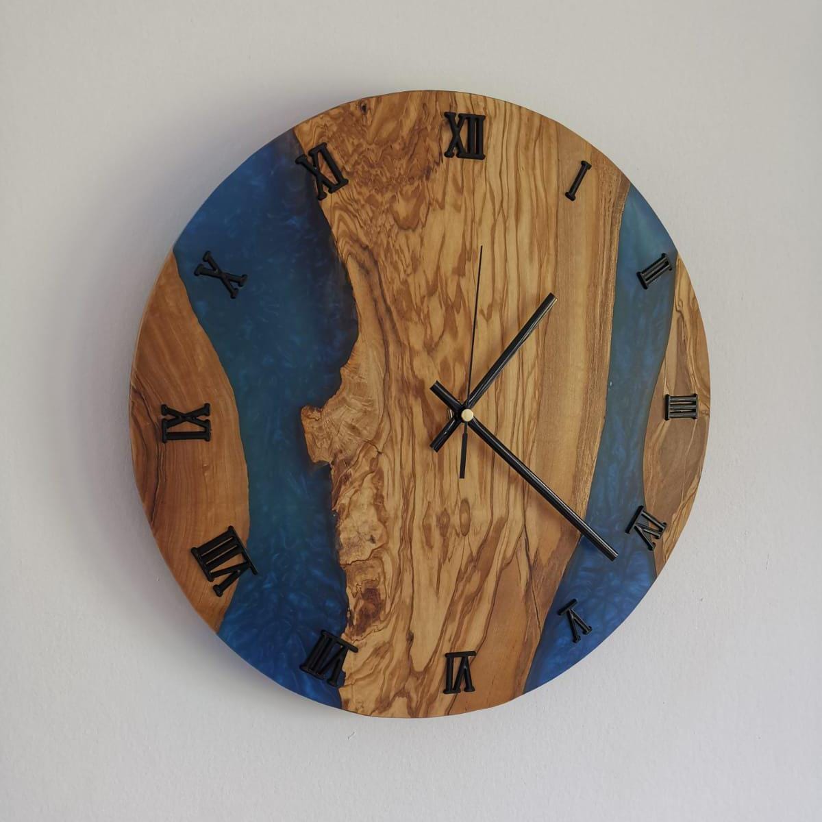 Handgefertigte XXL Epoxidwanduhr