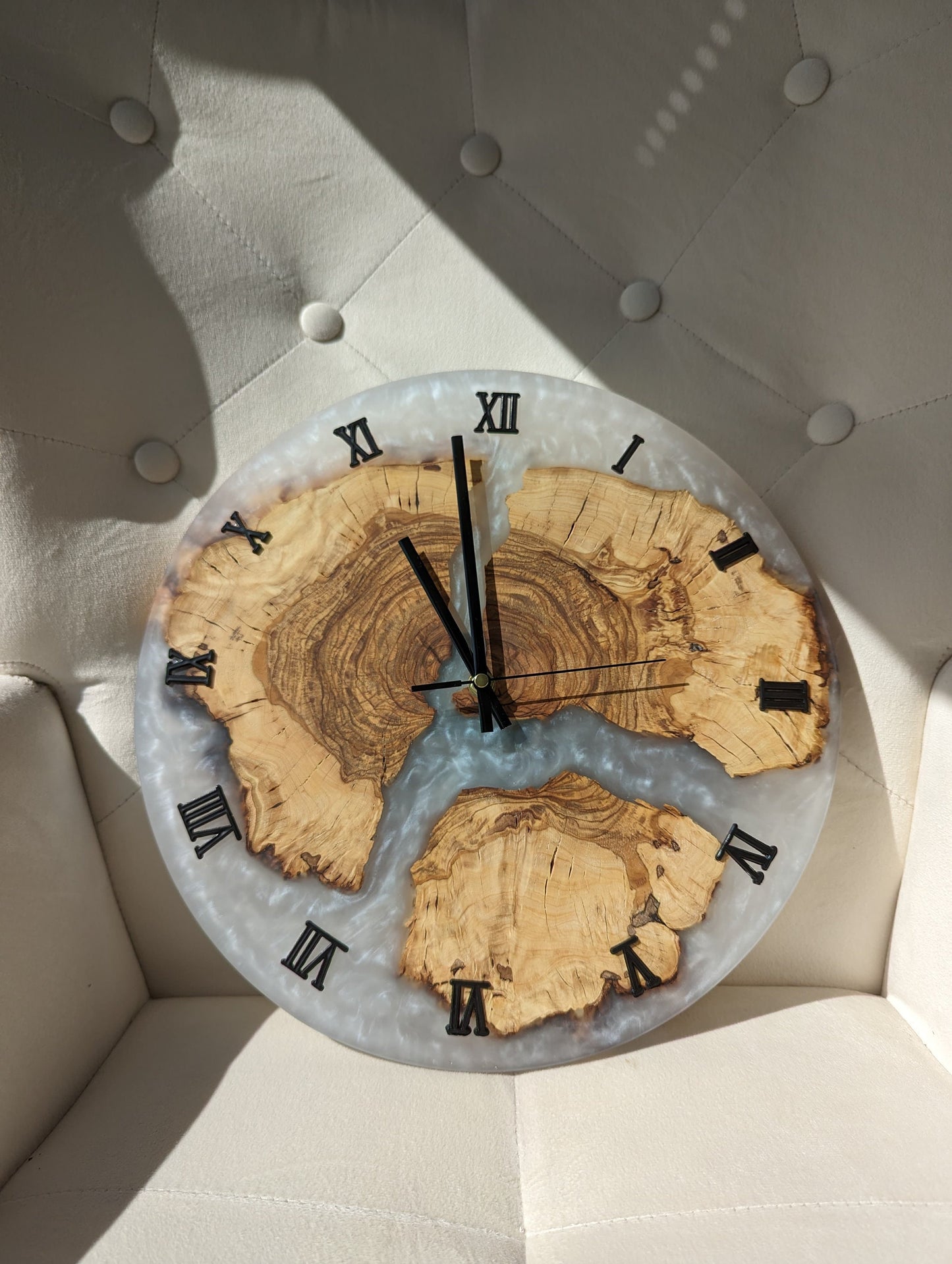 Epoxidharz Wanduhr
