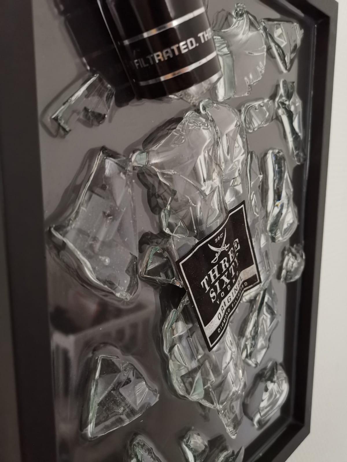 Zerbrochene Flasche - Three Sixty